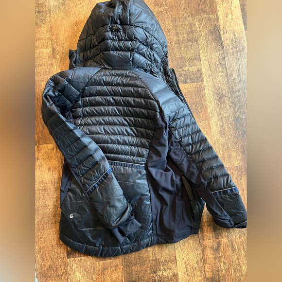 Navy Lululemon jacket size 8 - Picture 2 of 7